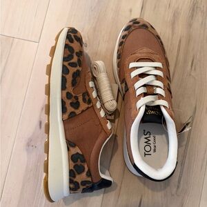 NEW TOMS Brown and Black Animal Print Sneakers size US 6 women’s
